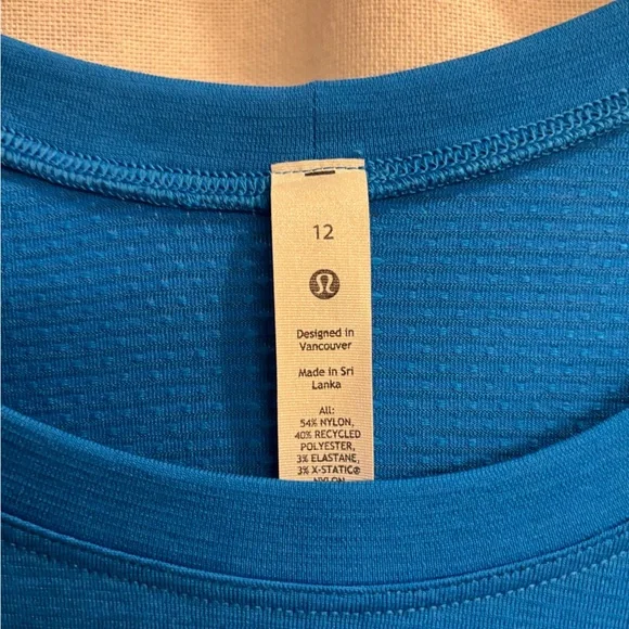 Lululemon Swiftly Tech Short Sleeve Shirt 2.0 Poolside Size 12 - Picture 4 of 5